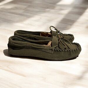 Women's Peace Moccasins Tabitha style sz 10